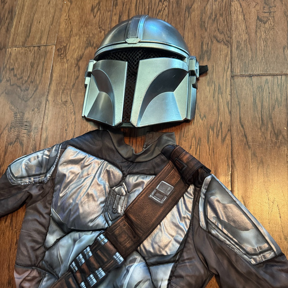 Star Wars Mandalorian Kids Costume Size M 8-10 padded jumpsuit & mask - Picture 2 of 5